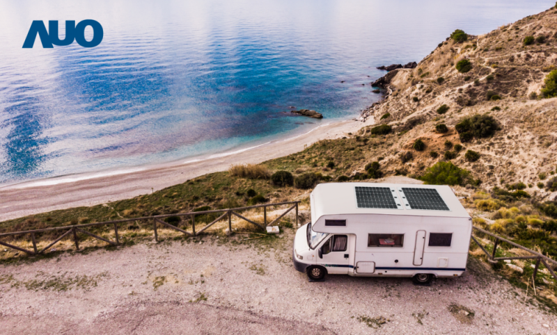 「可撓輕量化太陽光電板SunCurva」使用輕量特殊耐候型複合板取代傳統太陽能板的玻璃前板，不僅降低70%重量，每米平方僅3Kg；具有抗衝擊性能及通過電磁相容性測試，可應用於交通運輸工具，如露營車、遊艇等